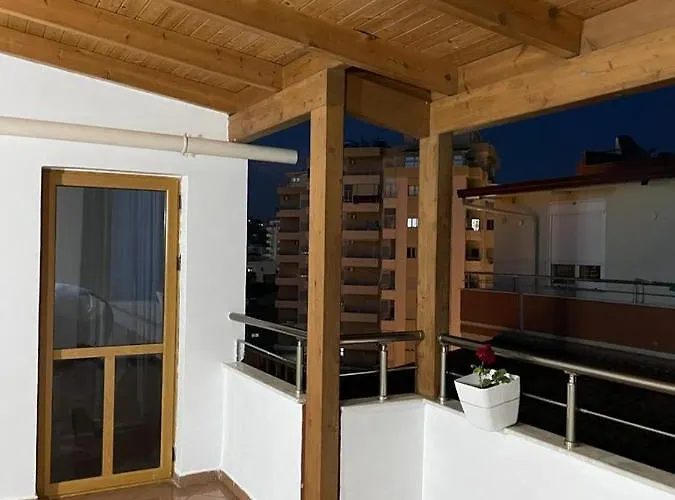 Rooftop Alexandria Daire *