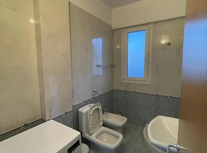 Rooftop Alexandria Daire Avlonya