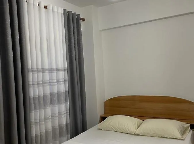 Rooftop Alexandria Daire Avlonya